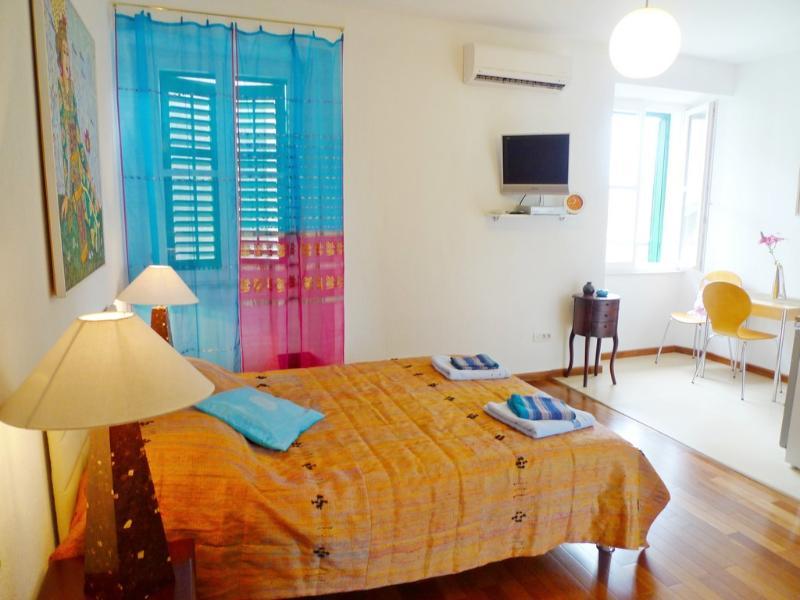 Old Square Apartman *